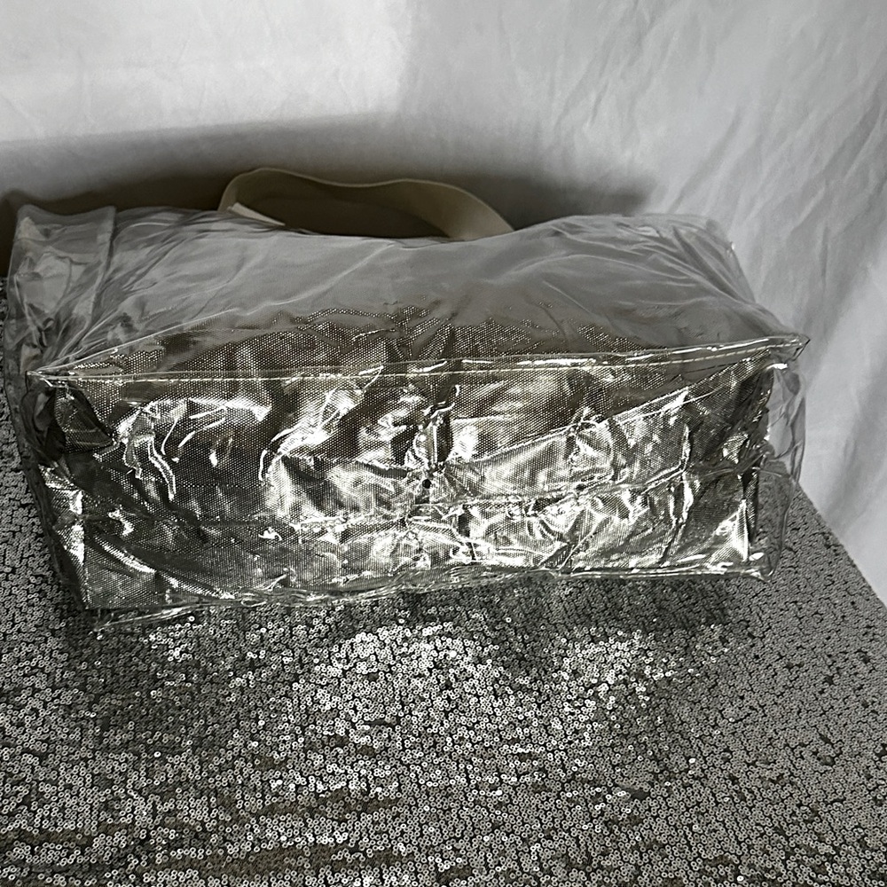 COPY - Sunnylife Silver Metallic Carry Me Tote - Picture 8 of 14